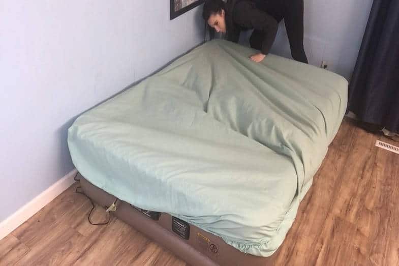 Air Bed with Sheet
